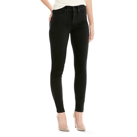 LEVI’S | 311 Black Shaping Skinny Jeans
